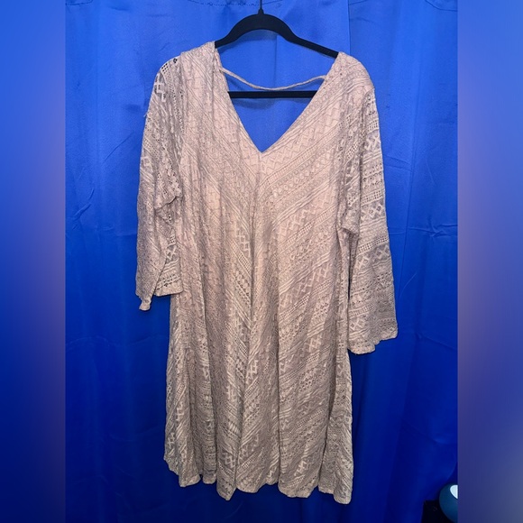 Torrid Taupe Lace Bell Sleeve
Trapeze Dress - Picture 6 of 9